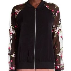 💕SALE😍Beautiful West Kei embroidered jack